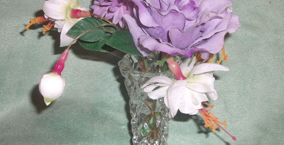 Z122 Vintage vase with lilac rose and cream fuchsias